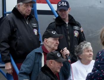 Colonel Gail Halvorsen, the Candy Bomber in his 2018 visit to the Outer Banks