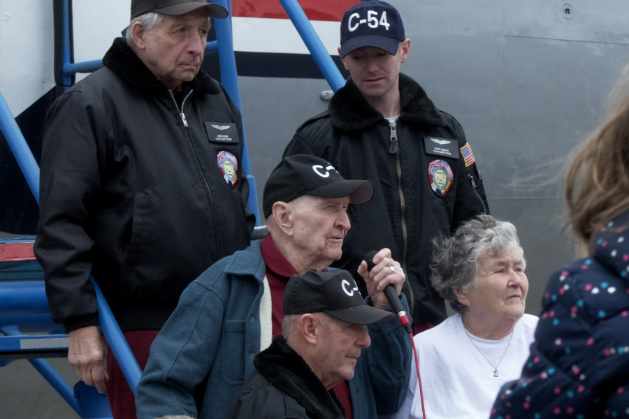 Colonel Gail Halvorsen (ret), the Candy Bomber holding the mike in his 2018 visit to the Outer Banks. 