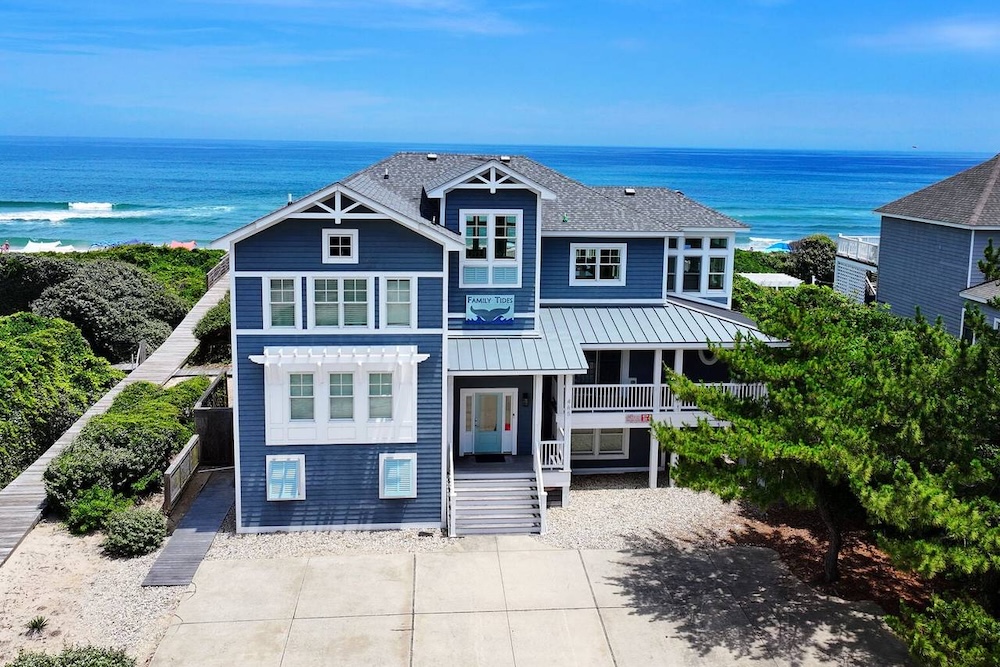 Exterior view of vacation rental in the outer banks