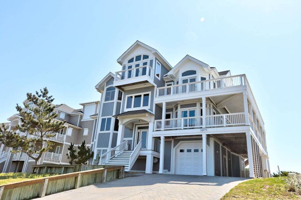 exterior view of hatteras island vacation home